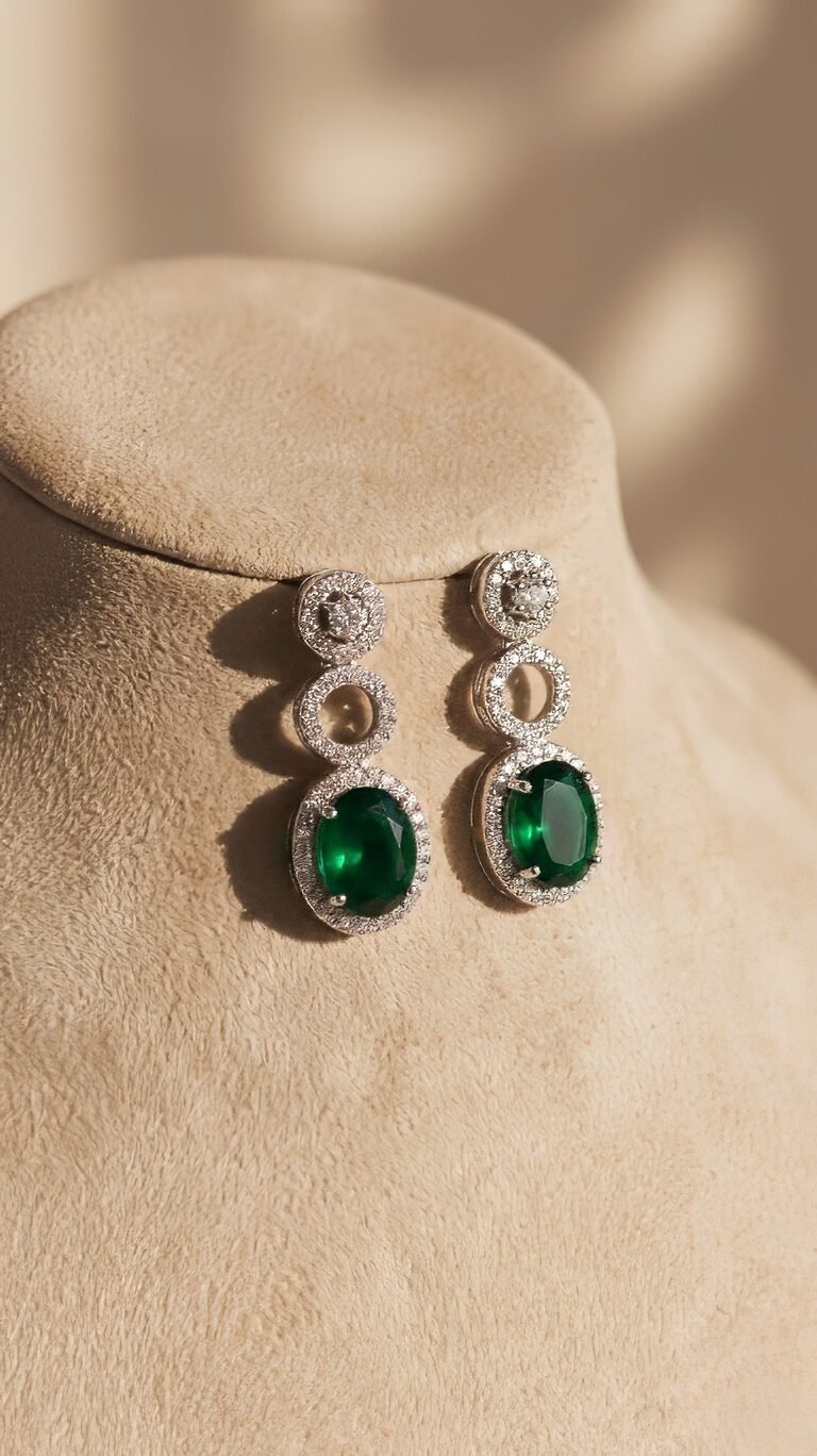 Elegant Pendant and Earring Set: A Blend of Sophistication and Style