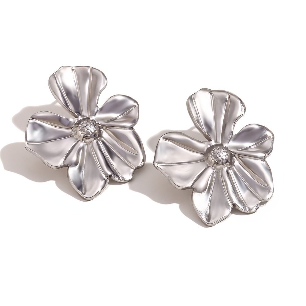 Silver Plated Flower Ear Studs in Waterproof Non-Tarnish 304 Stainless Steel Classic Style